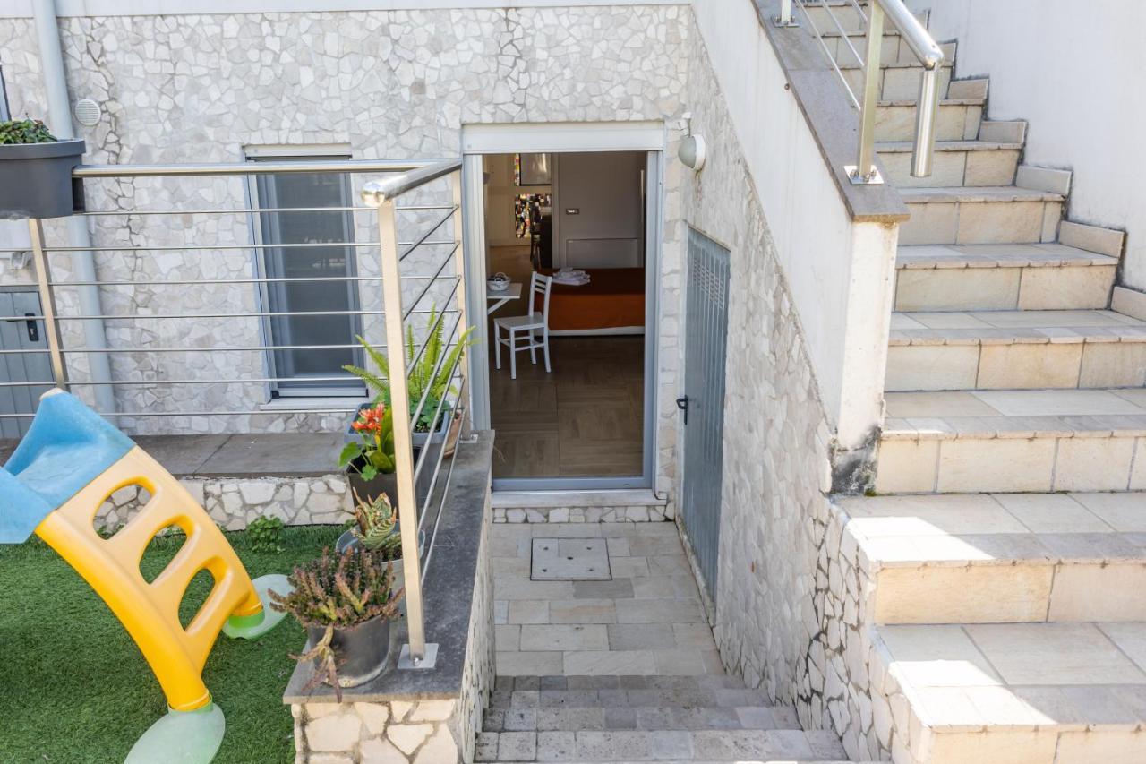 Oristano 5 Pers Appartamento Exteriér fotografie