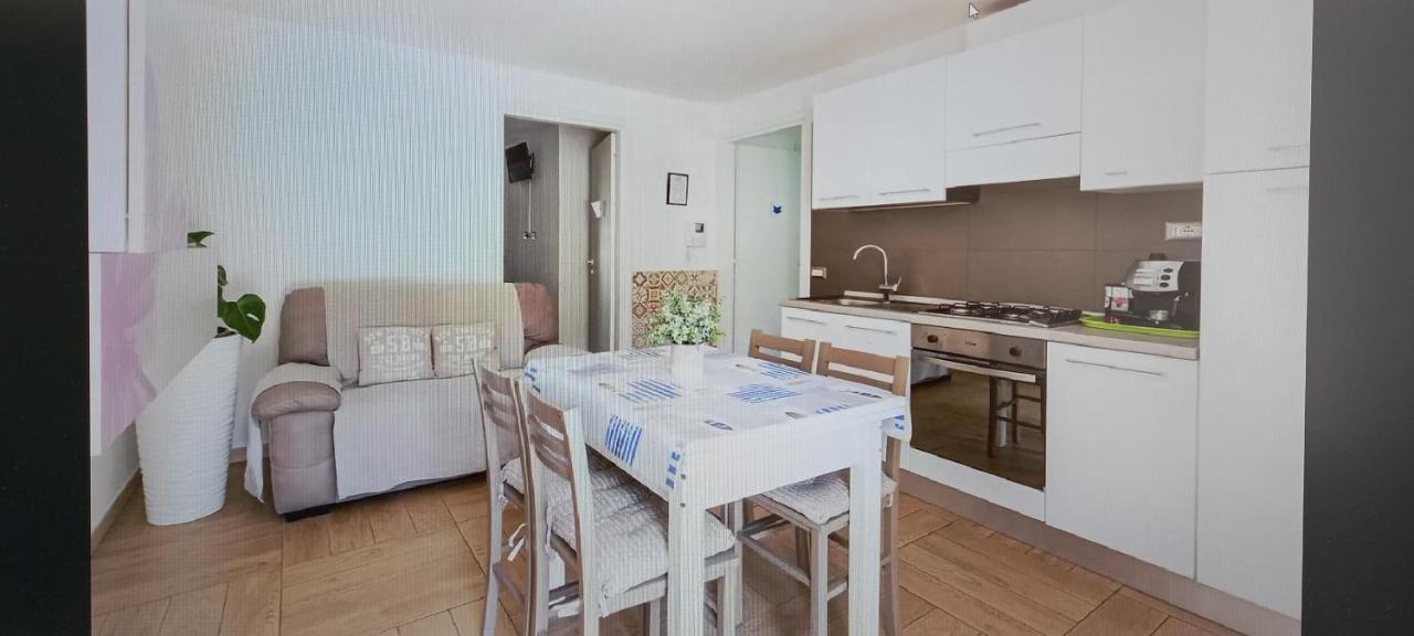 Oristano 5 Pers Appartamento Exteriér fotografie