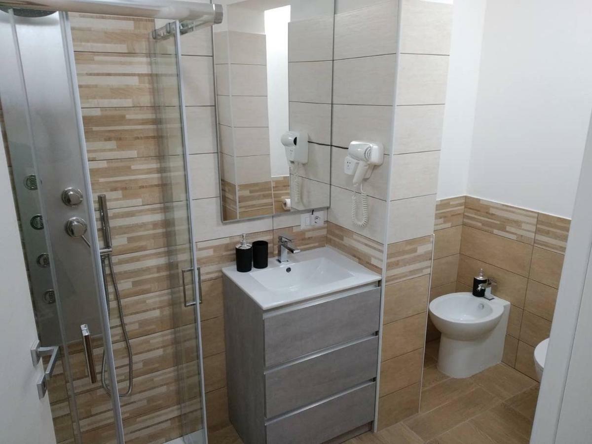 Oristano 5 Pers Appartamento Exteriér fotografie